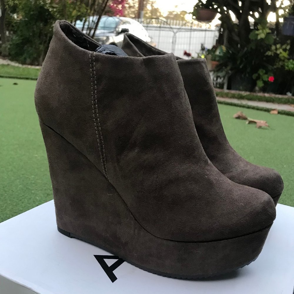 *BRAND NEW* Aldo Sigalia Ankle Booties